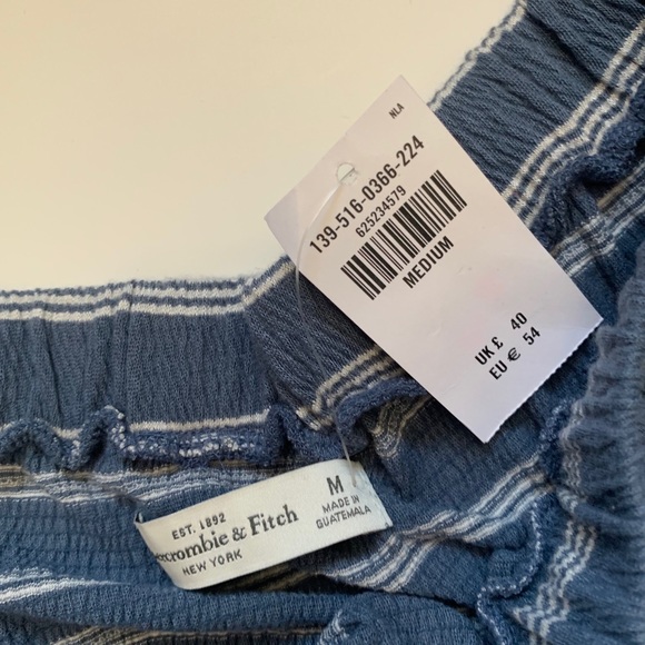 NWT - Abercrombie & Fitch Blue Striped Top Size M - Picture 2 of 4